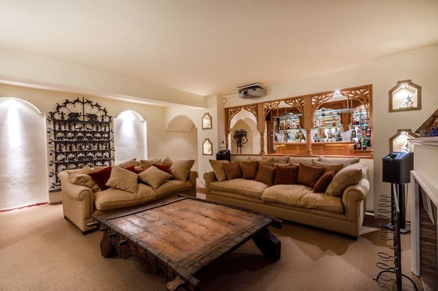 7 slaapkamer Villa te koop in Mijas met zwembad garage - € 2.950.000 (Ref: 10002236)