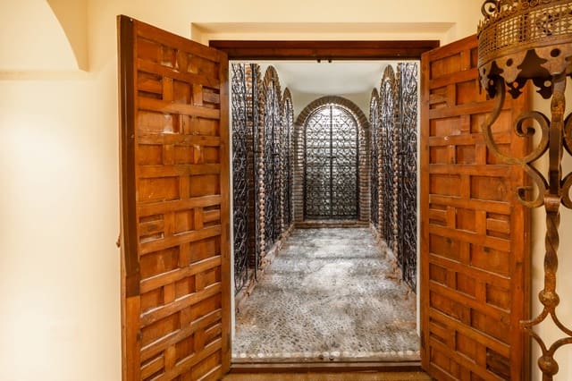 7 slaapkamer Villa te koop in Mijas met zwembad garage - € 2.950.000 (Ref: 10002236)