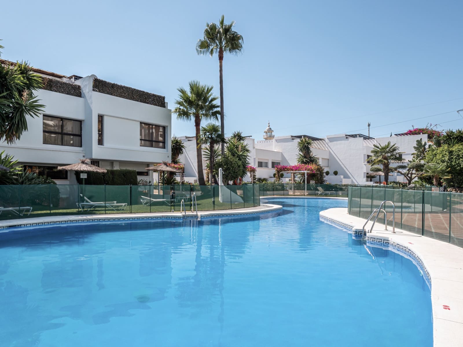 2 chambre Appartement à vendre à Marbella avec piscine garage - 895 000 € (Ref: 10002243)