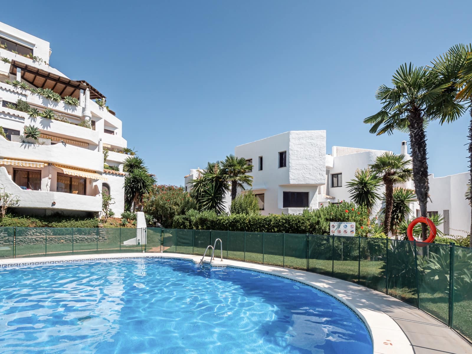 2 chambre Appartement à vendre à Marbella avec piscine garage - 895 000 € (Ref: 10002243)