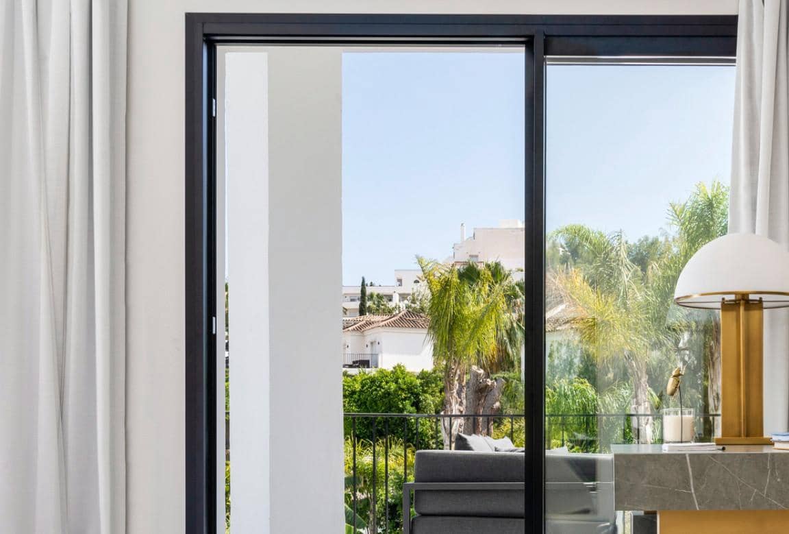 Chalet de 6 habitaciones en Marbella en venta con piscina - 3.995.000 € (Ref: 10002244)