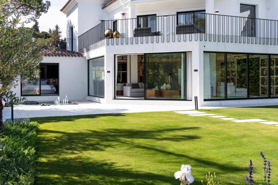 Chalet de 6 habitaciones en Marbella en venta con piscina - 3.995.000 € (Ref: 10002244)