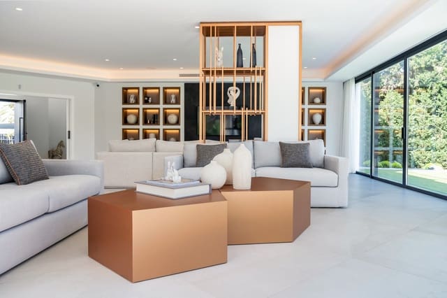 Chalet de 6 habitaciones en Marbella en venta con piscina - 3.995.000 € (Ref: 10002244)