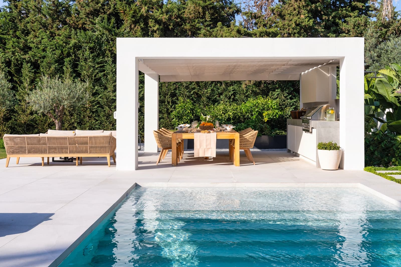 Chalet de 6 habitaciones en Marbella en venta con piscina - 3.995.000 € (Ref: 10002244)
