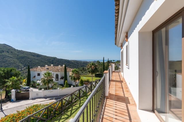 4 sovrum Villa till salu i Marbella med pool garage - 1 995 000 € (Ref: 10002246)