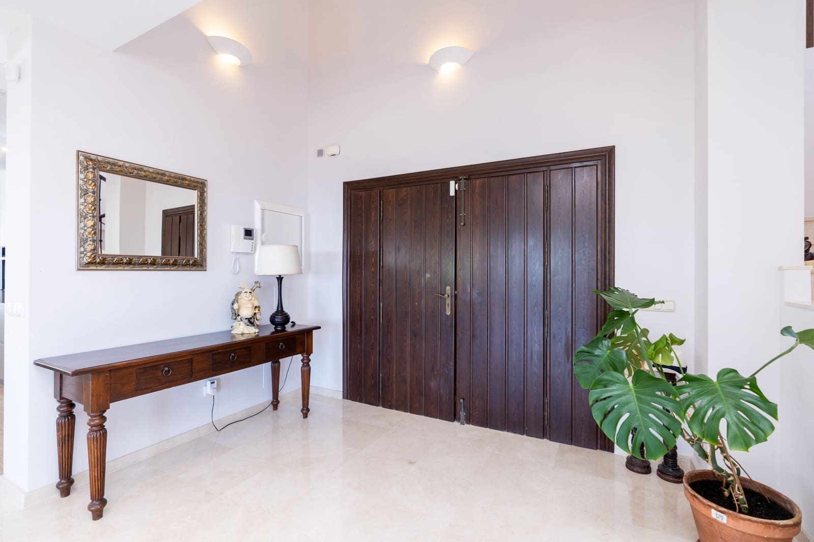4 sovrum Villa till salu i Marbella med pool garage - 1 995 000 € (Ref: 10002246)