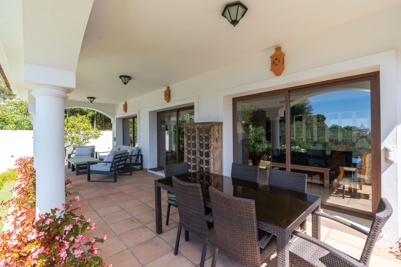 4 sovrum Villa till salu i Marbella med pool garage - 1 995 000 € (Ref: 10002246)