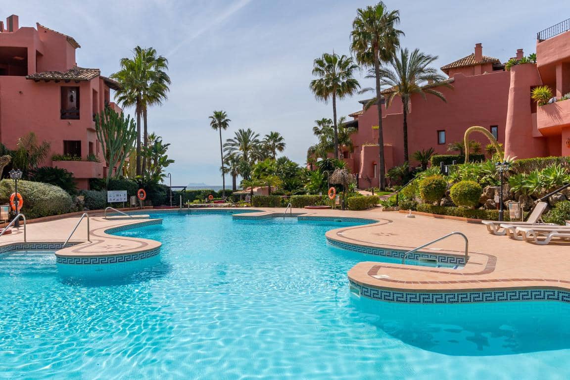 2 bedroom Apartment for sale in Estepona with pool garage - € 750,000 (Ref: 10002247)