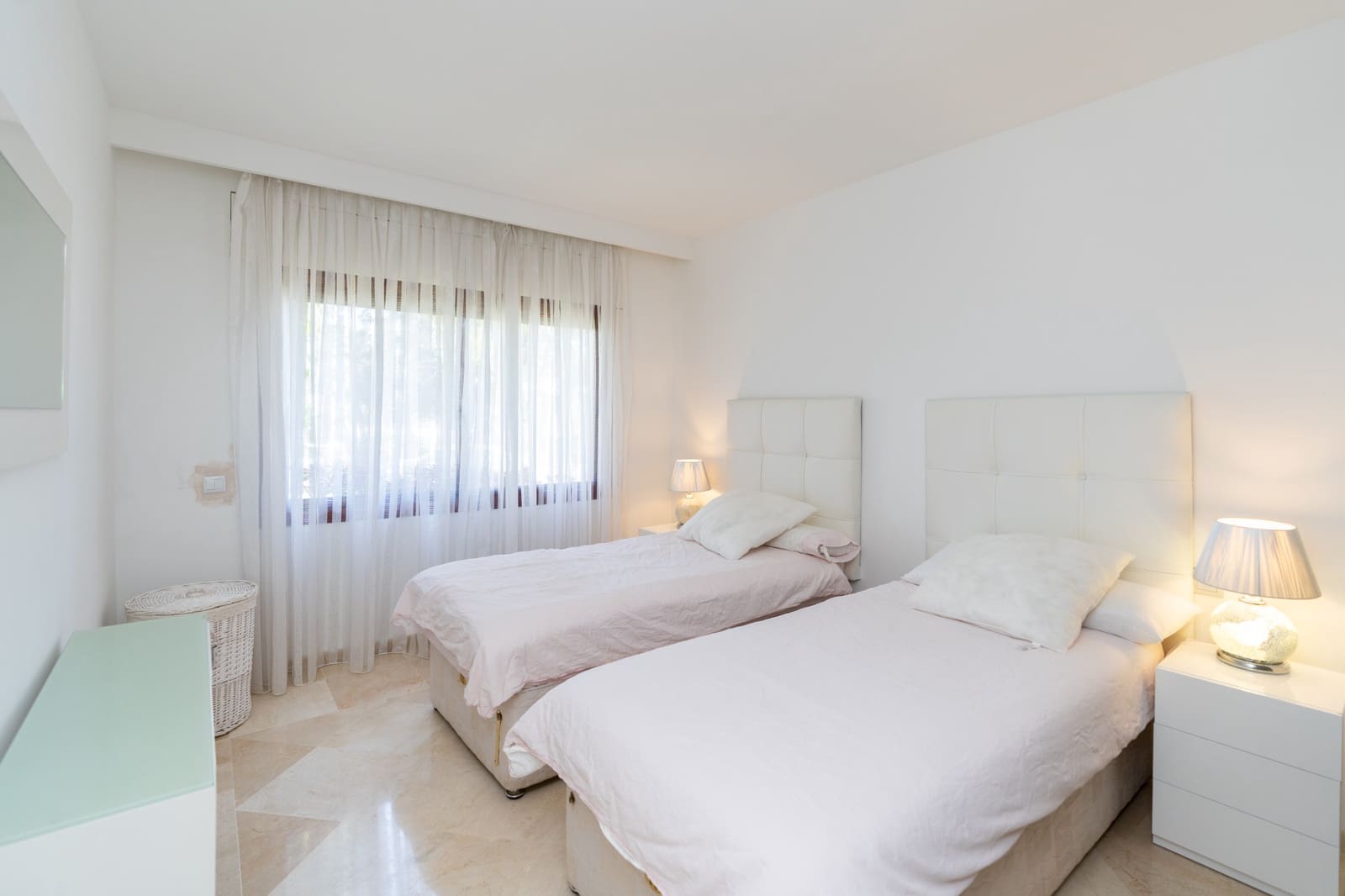 2 bedroom Apartment for sale in Estepona with pool garage - € 750,000 (Ref: 10002247)