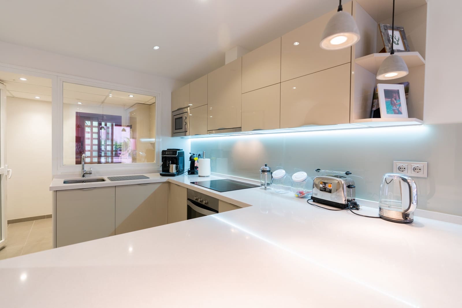 2 bedroom Apartment for sale in Estepona with pool garage - € 750,000 (Ref: 10002247)