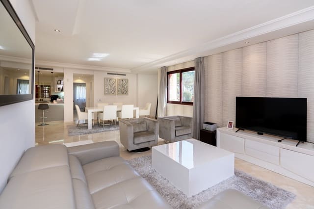 2 bedroom Apartment for sale in Estepona with pool garage - € 750,000 (Ref: 10002247)