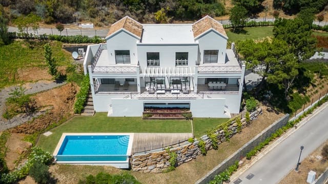 4 sypialnia Willa na sprzedaż w Marbella z basenem garażem - 2 450 000 € (Ref: 10002248)