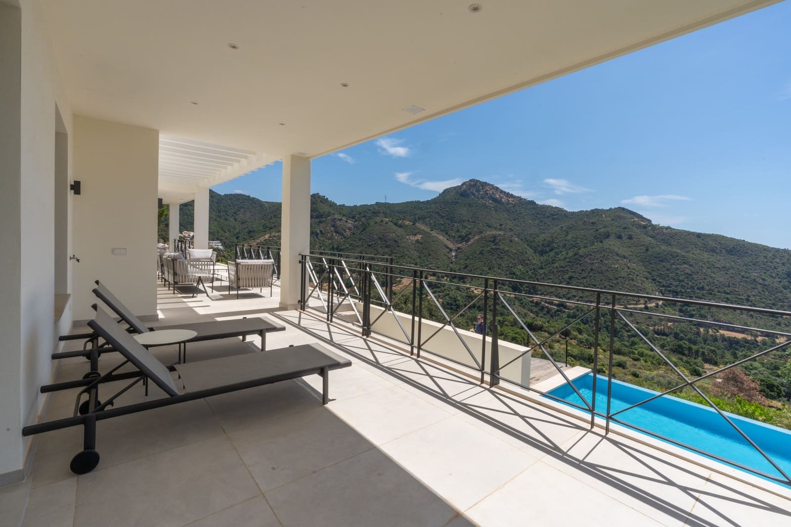 4 sovrum Villa till salu i Marbella med pool garage - 2 450 000 € (Ref: 10002248)