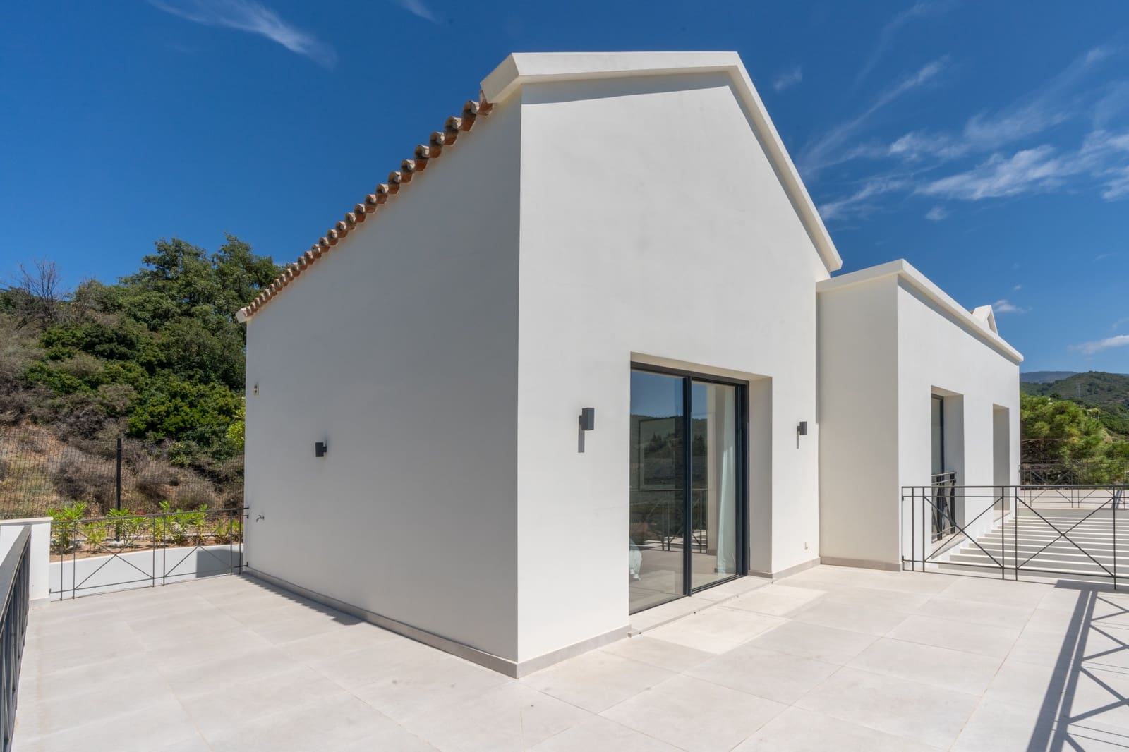4 sovrum Villa till salu i Marbella med pool garage - 2 450 000 € (Ref: 10002248)