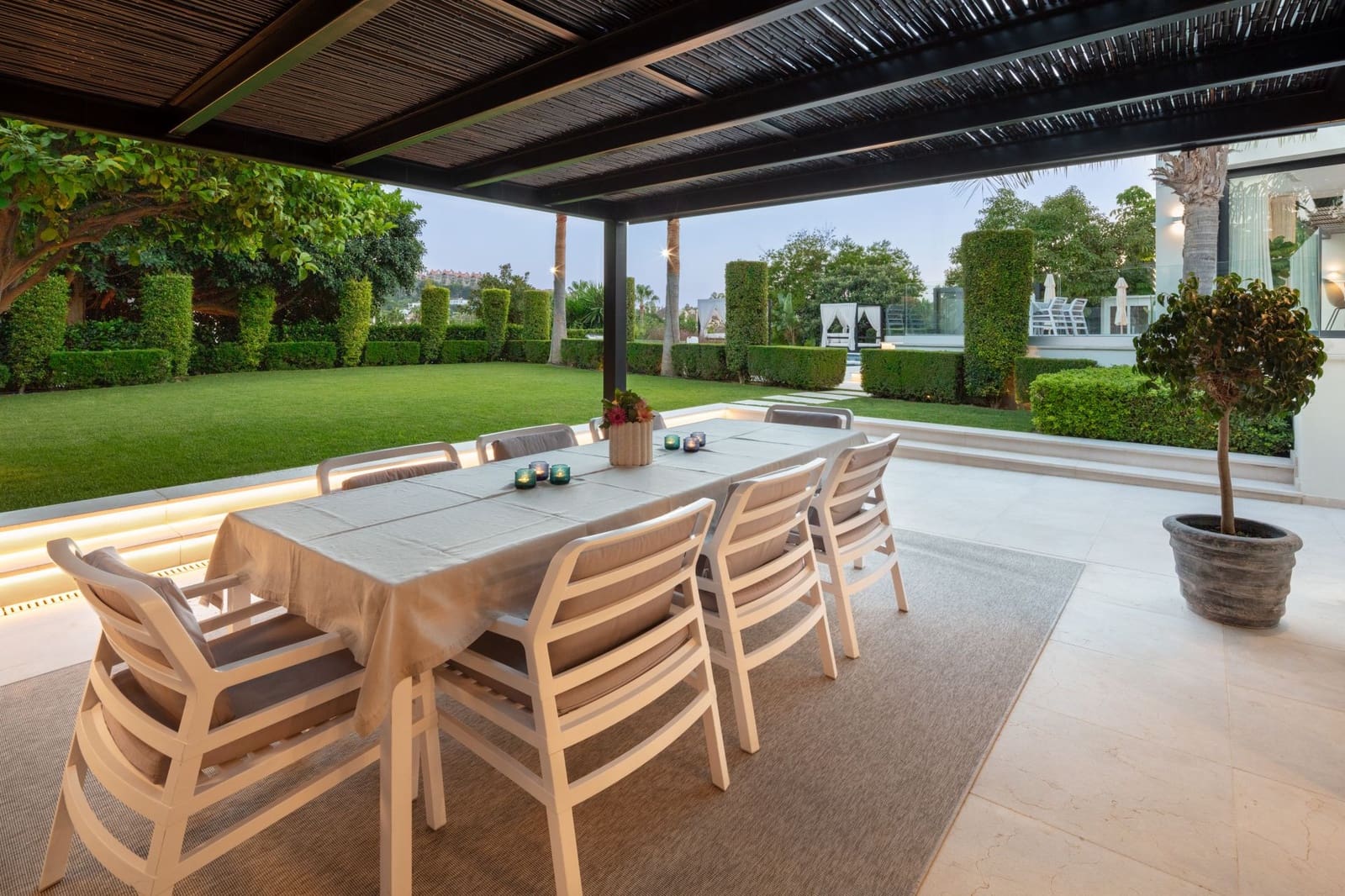 5 sypialnia Willa na sprzedaż w Marbella z basenem garażem - 6 995 000 € (Ref: 10002250)