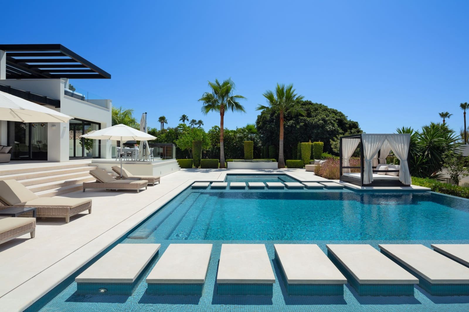 5 sypialnia Willa na sprzedaż w Marbella z basenem garażem - 6 995 000 € (Ref: 10002250)