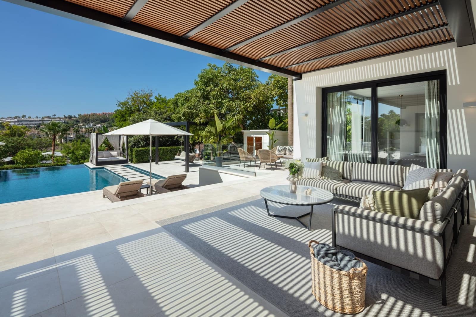 5 sypialnia Willa na sprzedaż w Marbella z basenem garażem - 6 995 000 € (Ref: 10002250)