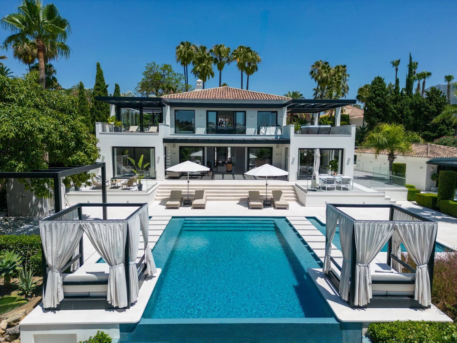 5 sypialnia Willa na sprzedaż w Marbella z basenem garażem - 6 995 000 € (Ref: 10002250)