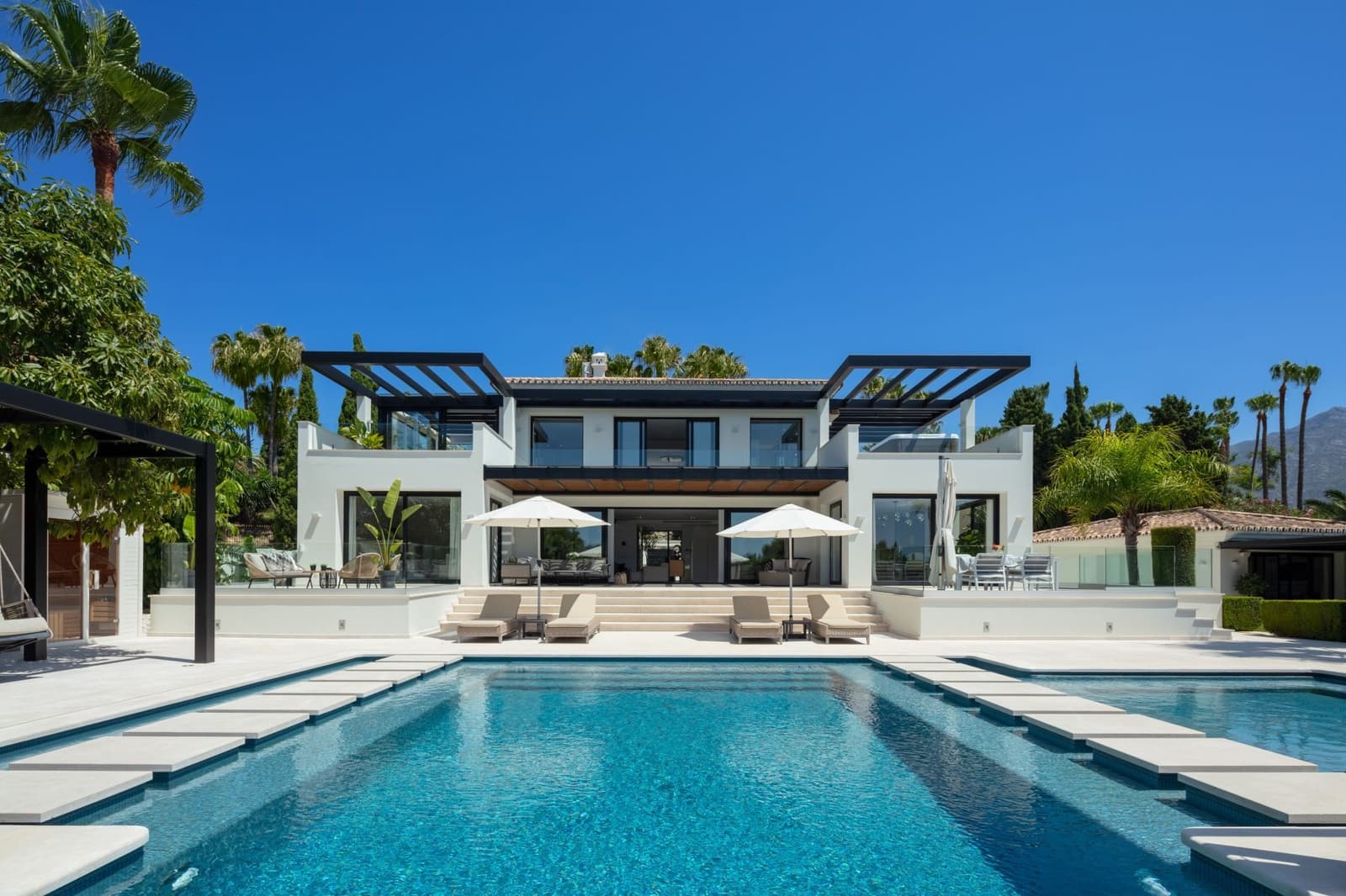 5 sypialnia Willa na sprzedaż w Marbella z basenem garażem - 6 995 000 € (Ref: 10002250)