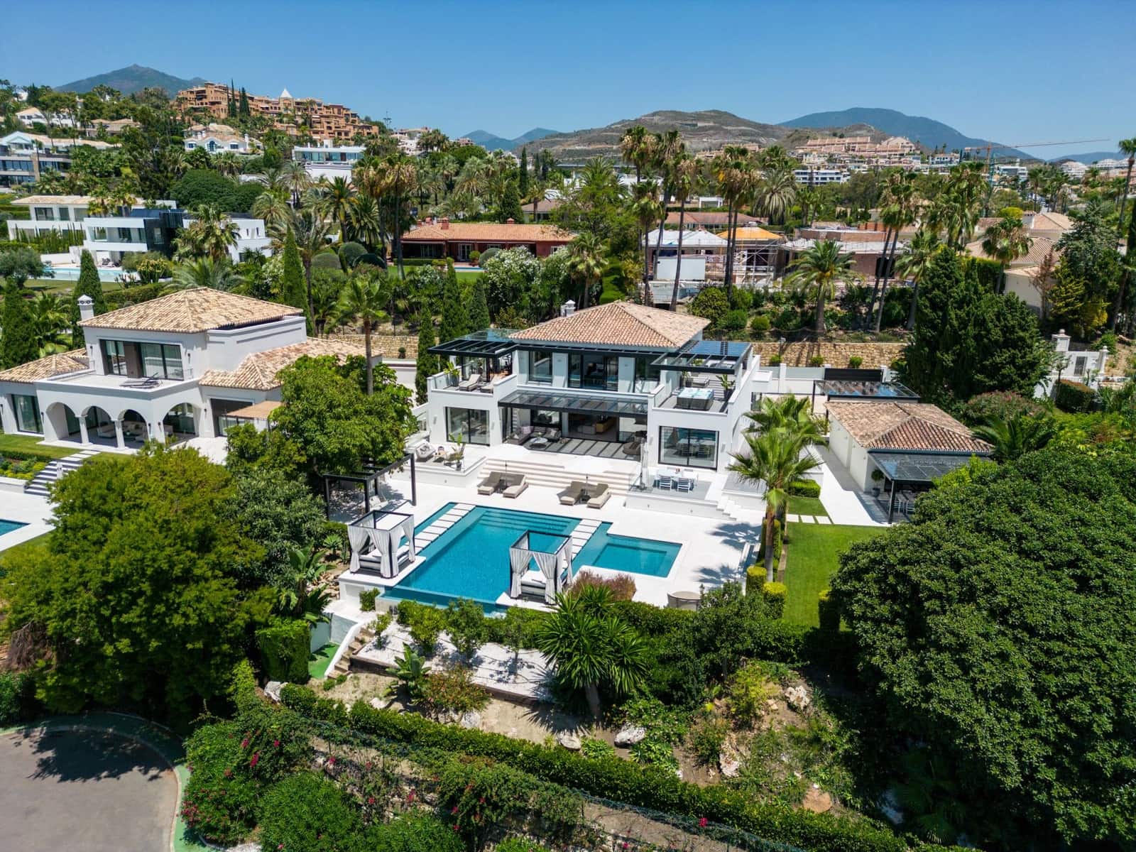 5 sypialnia Willa na sprzedaż w Marbella z basenem garażem - 6 995 000 € (Ref: 10002250)
