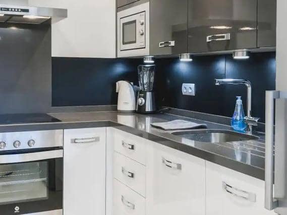 2 bedroom Apartment for sale in La Quinta with pool garage - € 650,000 (Ref: 10002254)