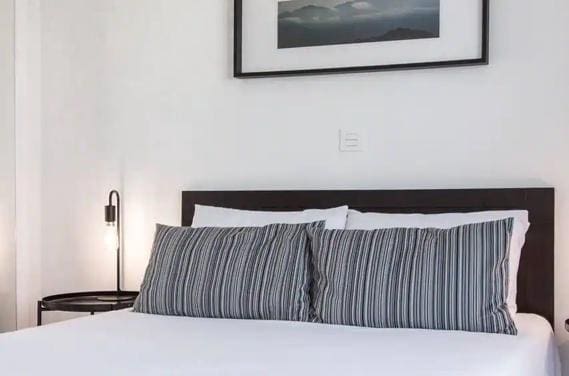 2 bedroom Apartment for sale in La Quinta with pool garage - € 650,000 (Ref: 10002254)