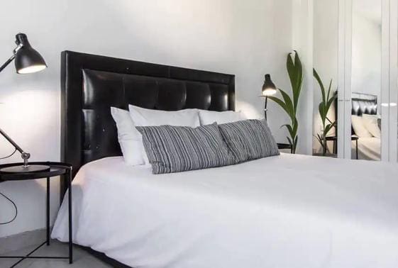 2 bedroom Apartment for sale in La Quinta with pool garage - € 650,000 (Ref: 10002254)