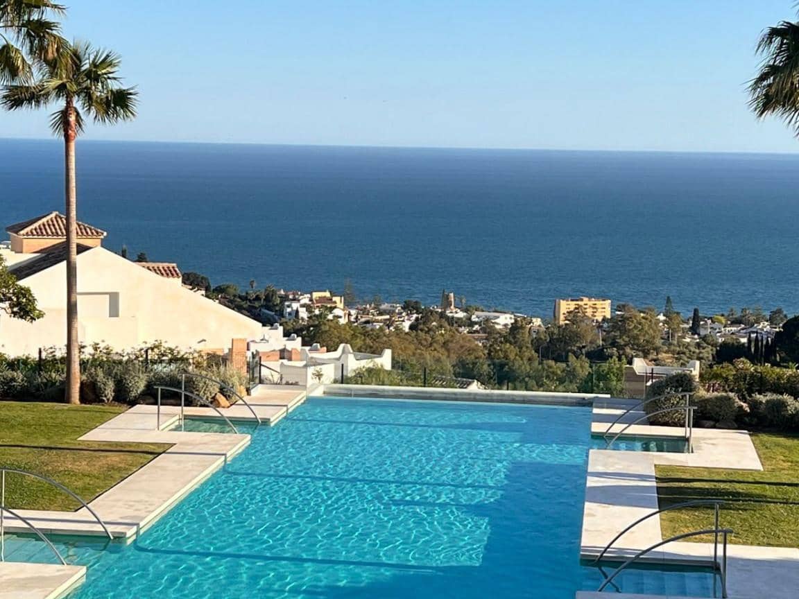 4 makuuhuone Huvila myytävänä paikassa Benalmadena Costa mukana uima-altaan - 985 000 € (Ref: 10002255)