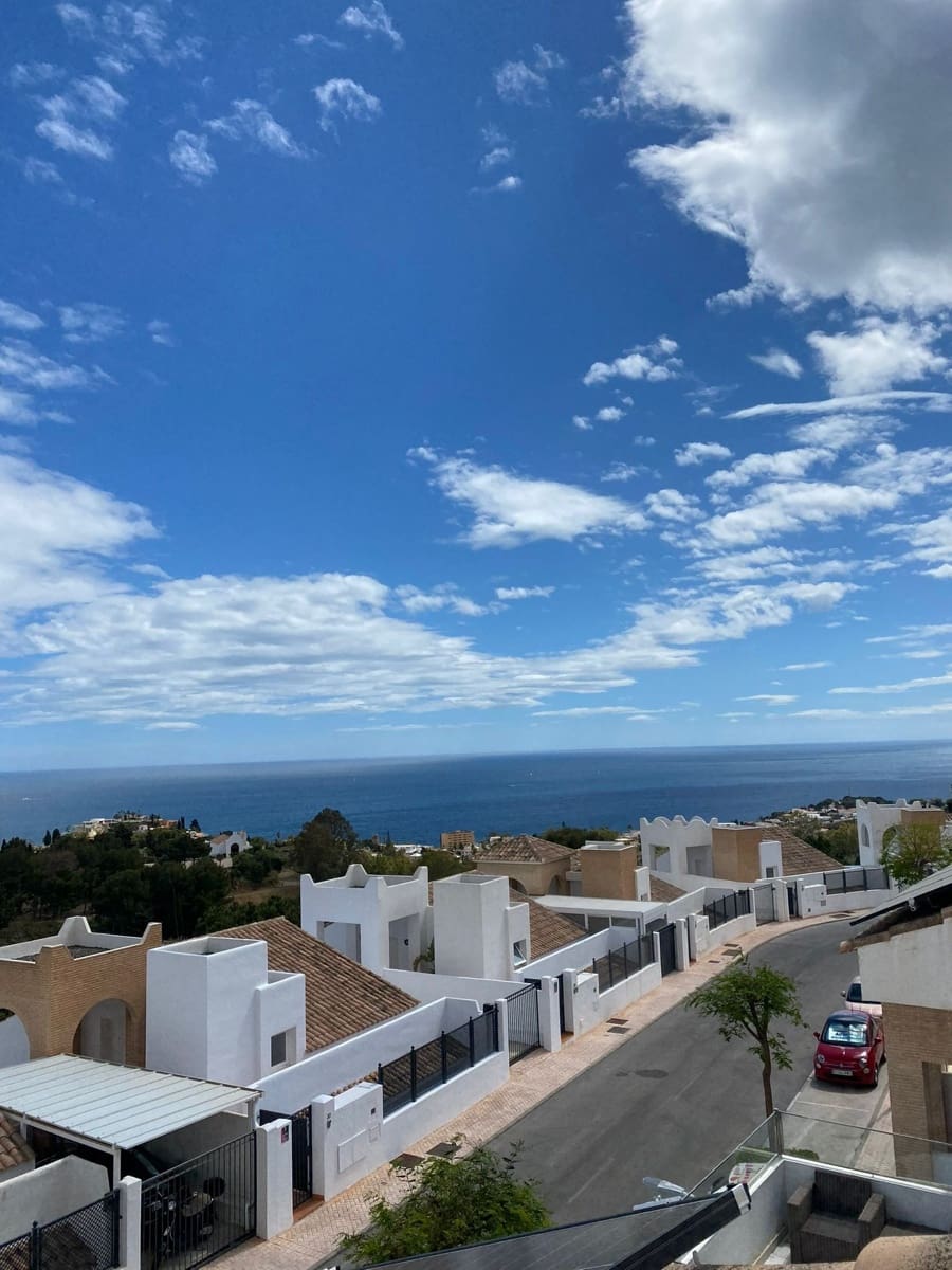 4 makuuhuone Huvila myytävänä paikassa Benalmadena Costa mukana uima-altaan - 985 000 € (Ref: 10002255)