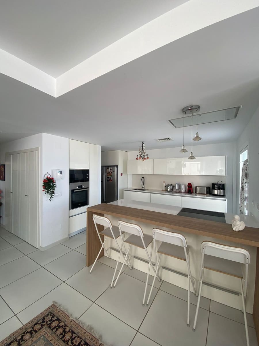 4 makuuhuone Huvila myytävänä paikassa Benalmadena Costa mukana uima-altaan - 985 000 € (Ref: 10002255)