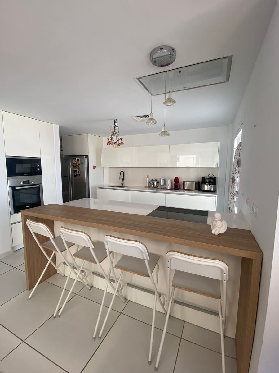 4 makuuhuone Huvila myytävänä paikassa Benalmadena Costa mukana uima-altaan - 985 000 € (Ref: 10002255)