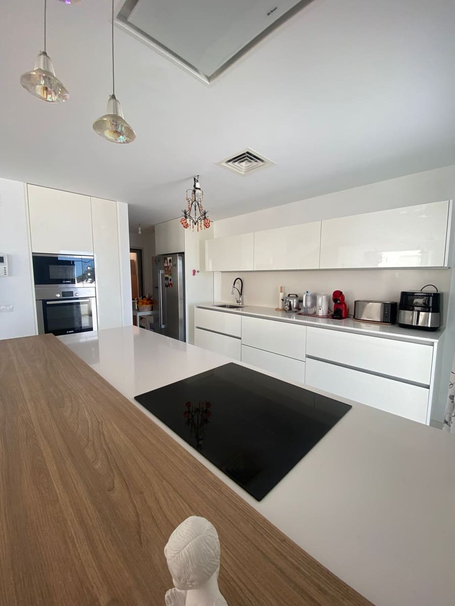 4 makuuhuone Huvila myytävänä paikassa Benalmadena Costa mukana uima-altaan - 985 000 € (Ref: 10002255)