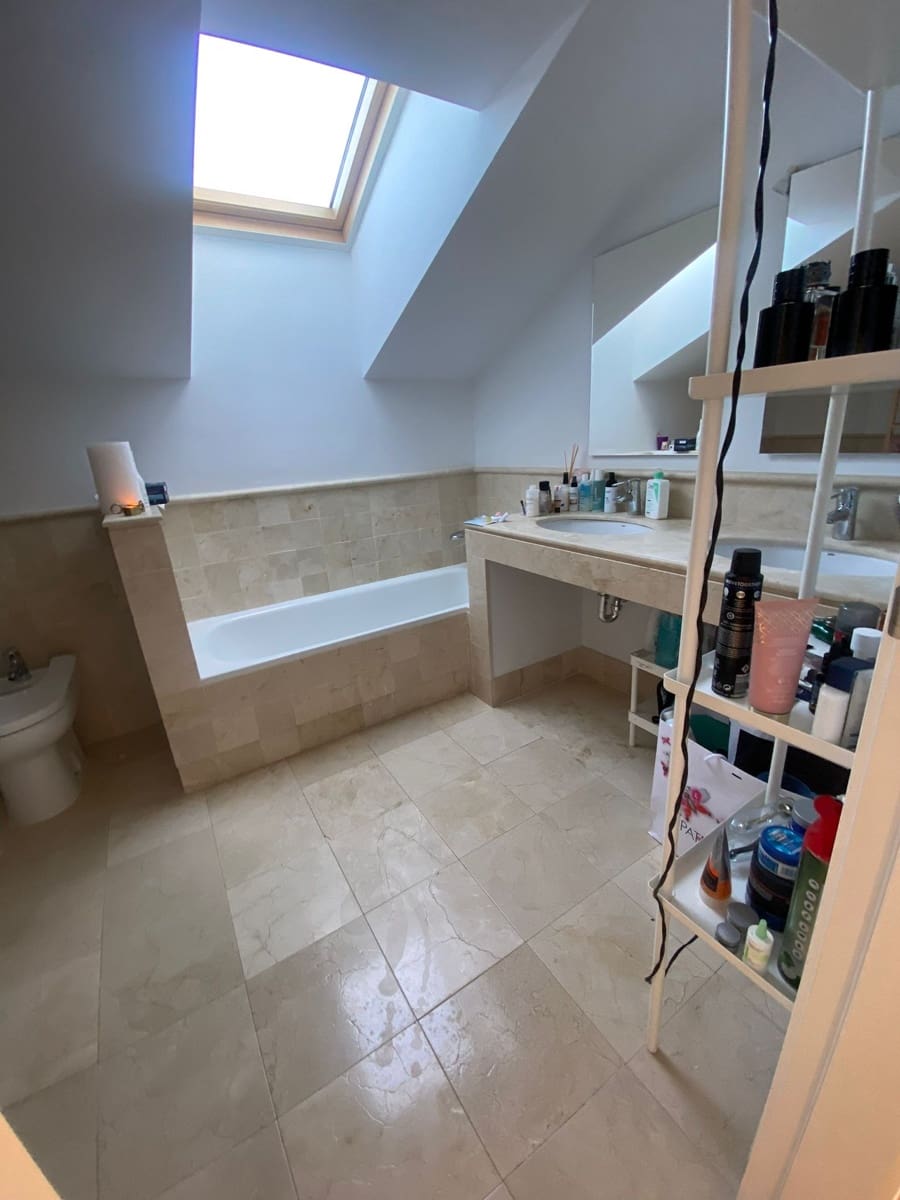 4 makuuhuone Huvila myytävänä paikassa Benalmadena Costa mukana uima-altaan - 985 000 € (Ref: 10002255)