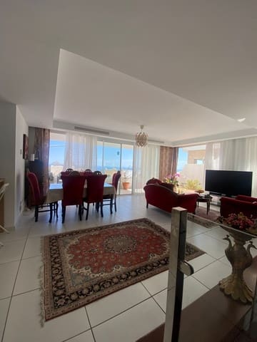 4 makuuhuone Huvila myytävänä paikassa Benalmadena Costa, Benalmádena mukana uima-altaan - 985 000 € (Ref: 10002255)