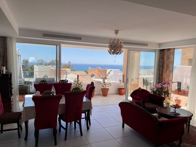 4 makuuhuone Huvila myytävänä paikassa Benalmadena Costa, Benalmádena mukana uima-altaan - 985 000 € (Ref: 10002255)