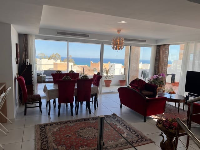 4 makuuhuone Huvila myytävänä paikassa Benalmadena Costa, Benalmádena mukana uima-altaan - 985 000 € (Ref: 10002255)