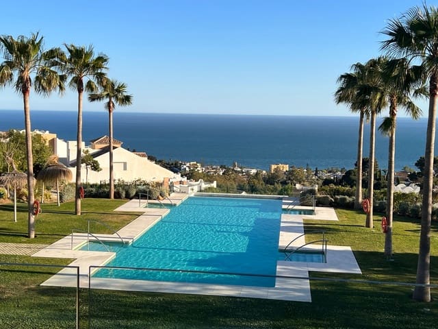 4 makuuhuone Huvila myytävänä paikassa Benalmadena Costa, Benalmádena mukana uima-altaan - 985 000 € (Ref: 10002255)