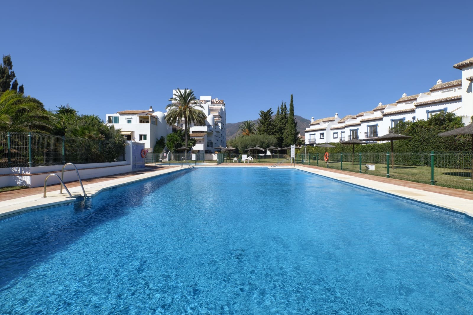 3 slaapkamer Appartement te koop in Estepona met zwembad garage - € 719.000 (Ref: 10002256)