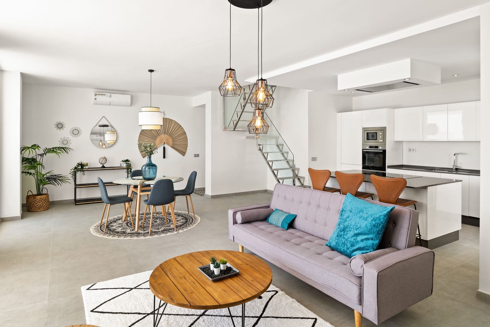 Apartamento de 3 habitaciones en Estepona en venta con piscina garaje - 739.000 € (Ref: 10002257)