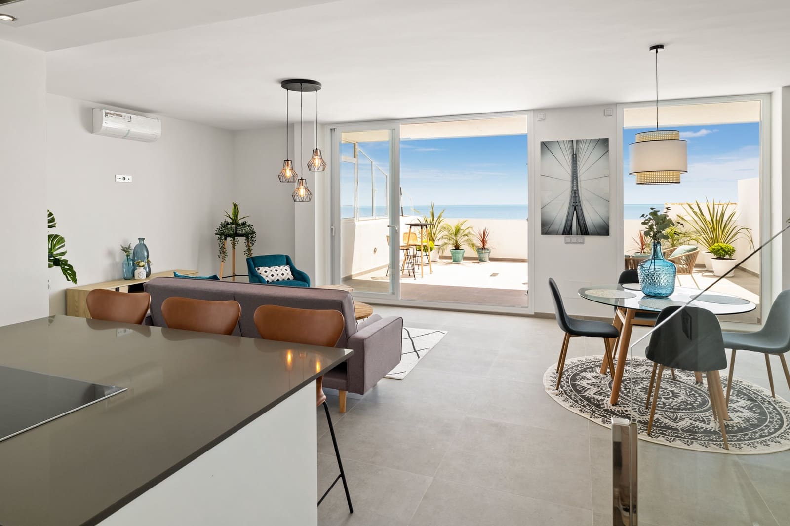 Apartamento de 3 habitaciones en Estepona en venta con piscina garaje - 739.000 € (Ref: 10002257)
