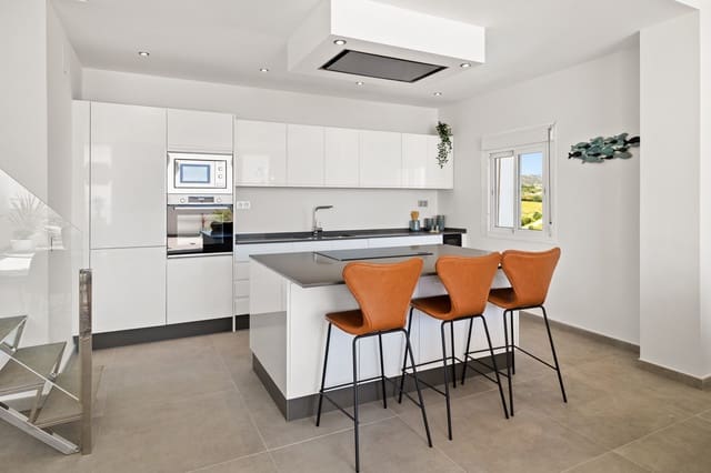 Apartamento de 3 habitaciones en Estepona en venta con piscina garaje - 739.000 € (Ref: 10002257)