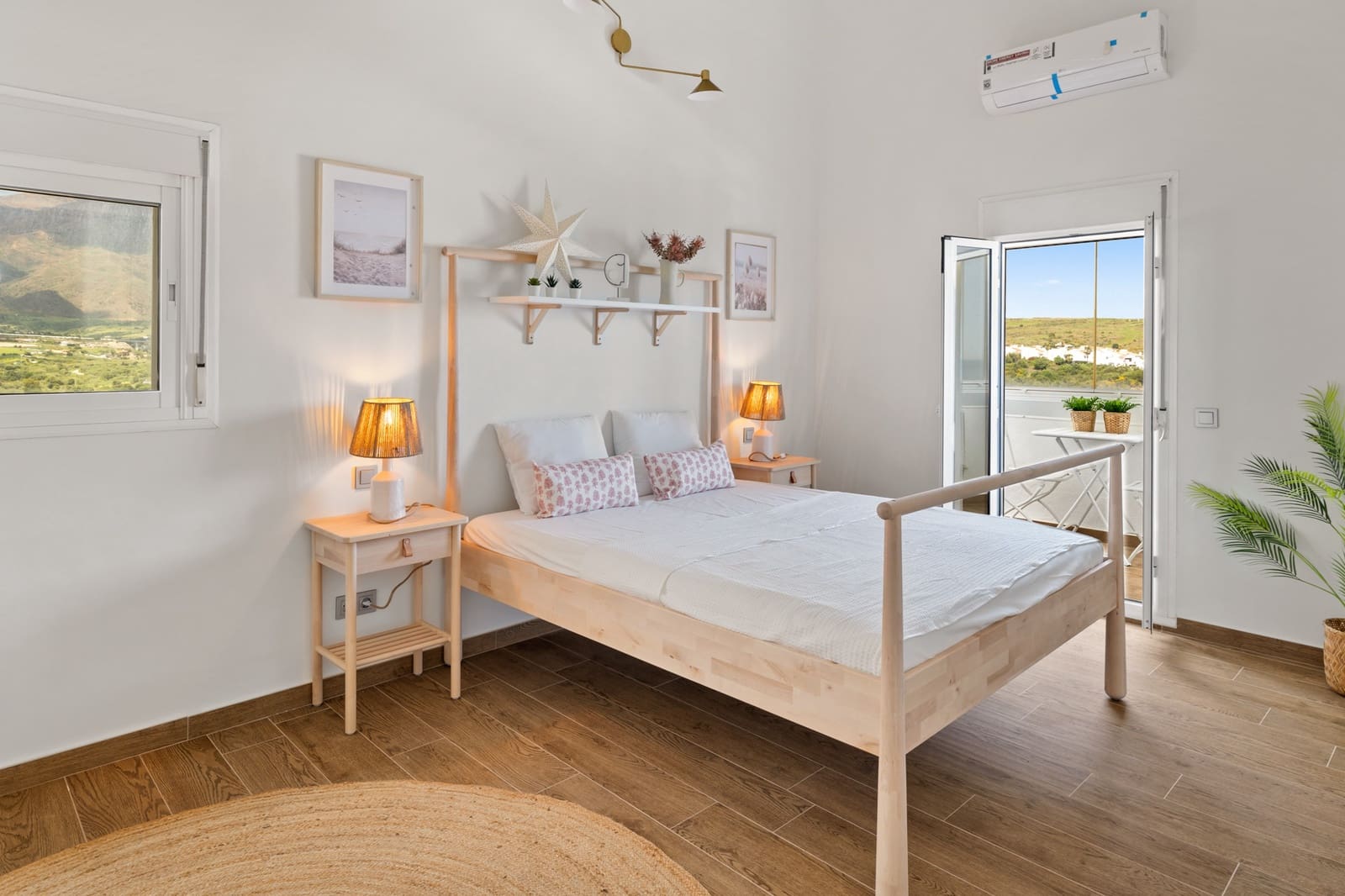 Apartamento de 3 habitaciones en Estepona en venta con piscina garaje - 739.000 € (Ref: 10002257)