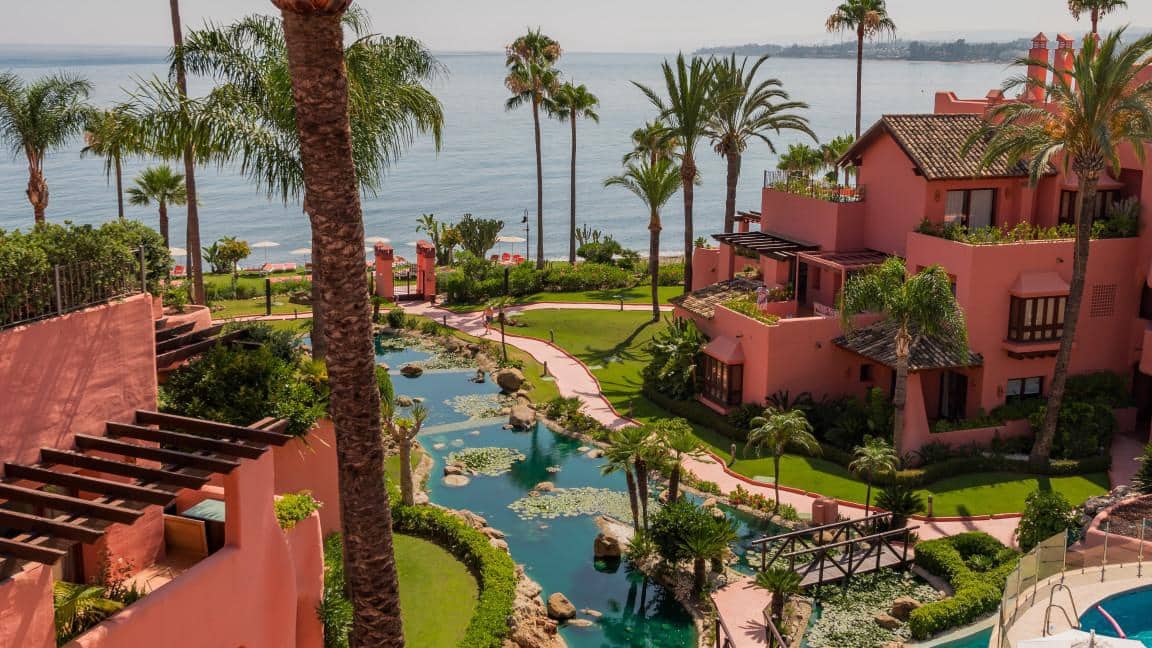 3 soveværelse Lejlighed til salg i Estepona med swimmingpool garage - € 1.995.000 (Ref: 10002258)