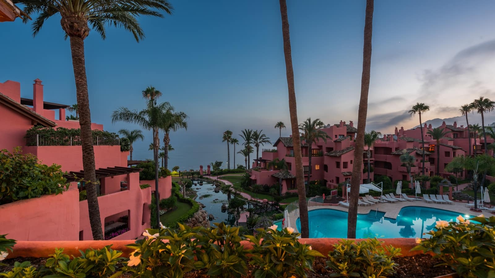 3 soveværelse Lejlighed til salg i Estepona med swimmingpool garage - € 1.995.000 (Ref: 10002258)