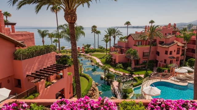 3 soveværelse Lejlighed til salg i Estepona med swimmingpool garage - € 1.995.000 (Ref: 10002258)