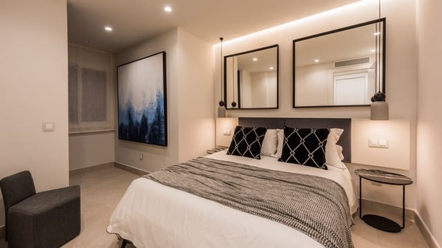 3 soveværelse Lejlighed til salg i Estepona med swimmingpool garage - € 1.995.000 (Ref: 10002258)
