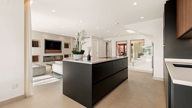 3 soveværelse Lejlighed til salg i Estepona med swimmingpool garage - € 1.995.000 (Ref: 10002258)