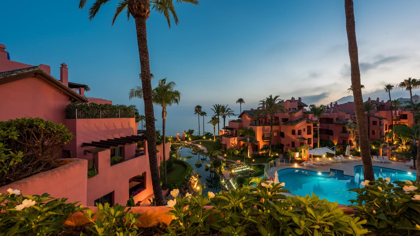 3 soveværelse Lejlighed til salg i Estepona med swimmingpool garage - € 1.995.000 (Ref: 10002258)