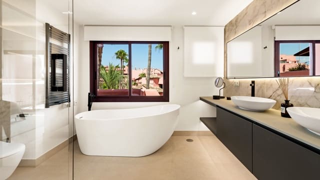 3 soveværelse Lejlighed til salg i Estepona med swimmingpool garage - € 1.995.000 (Ref: 10002258)