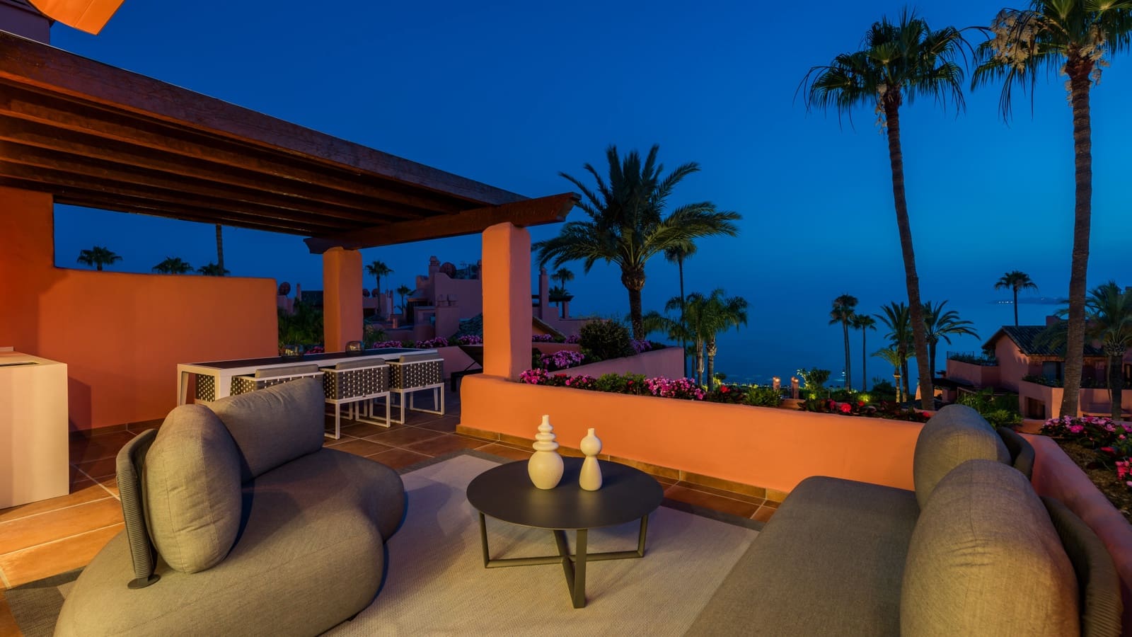 3 soveværelse Lejlighed til salg i Estepona med swimmingpool garage - € 1.995.000 (Ref: 10002258)